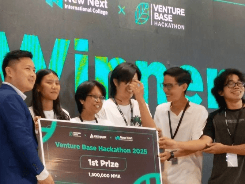 Venture Base Hackathon moment
